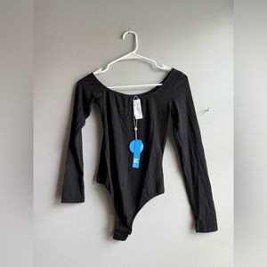 Cupshe One on the shoulder one off the shoulder Black Long Sleeve Bodysuit